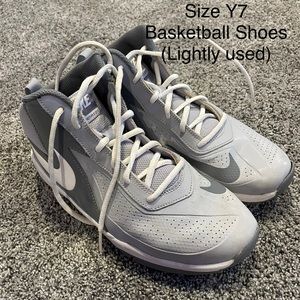 Nike Team Hustle D7 Basketball shoes